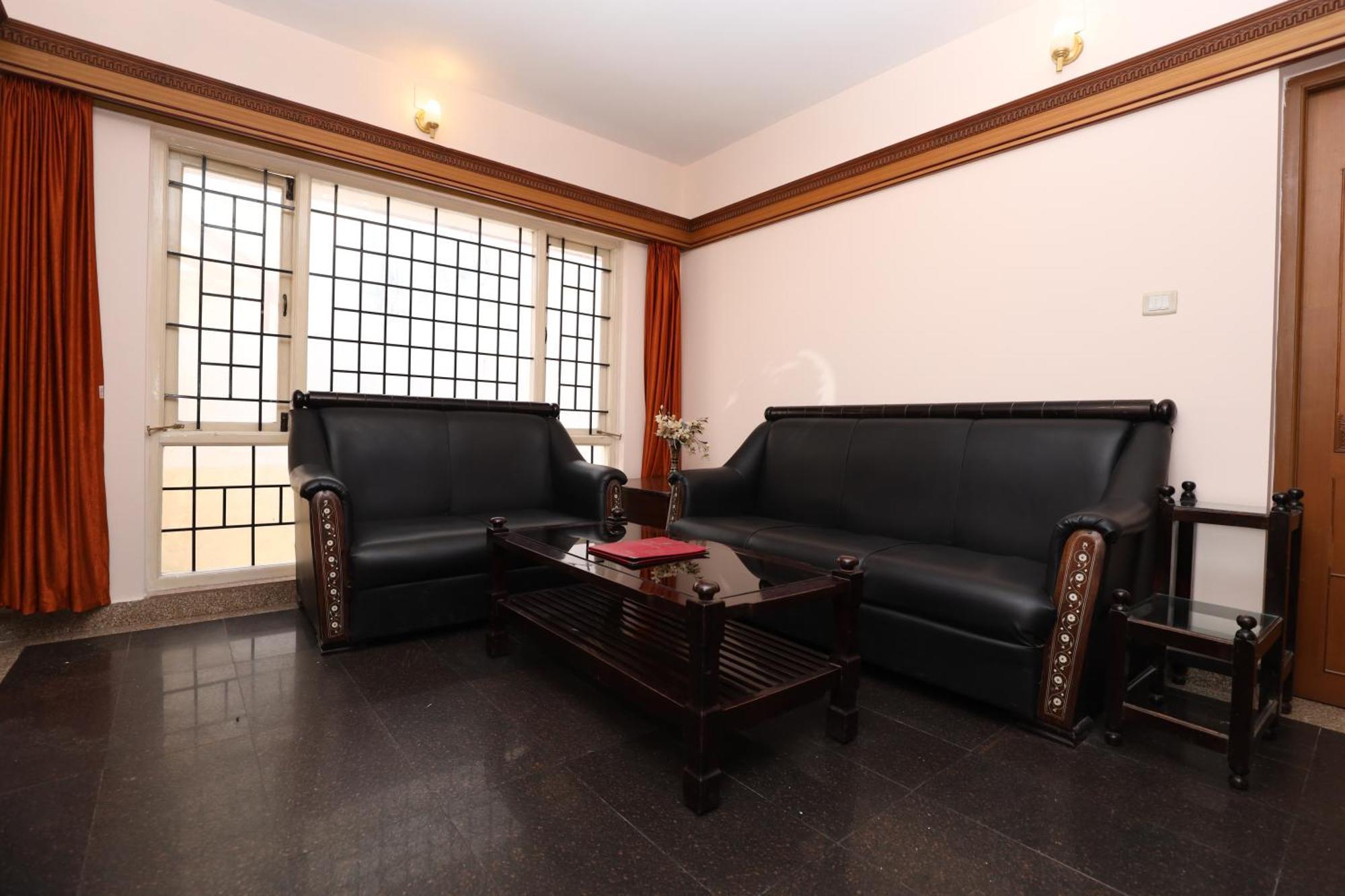 אוטי Hotel Silver Oak מראה חיצוני תמונה