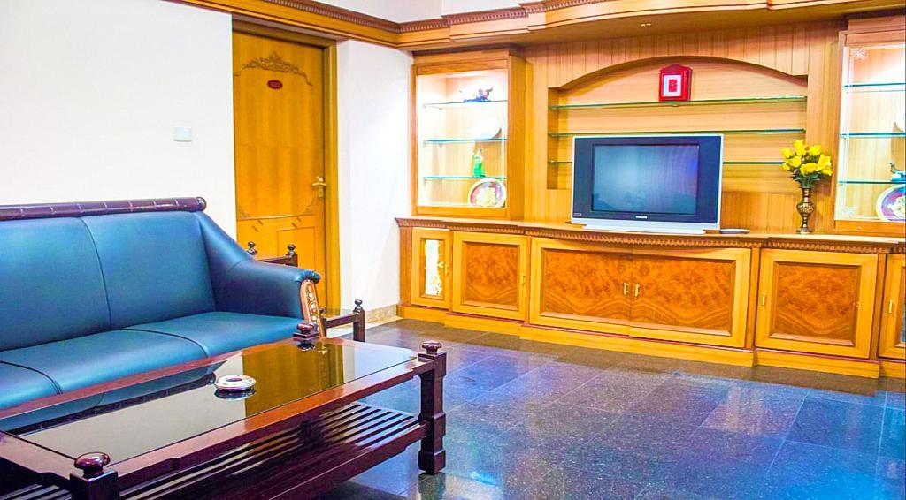 אוטי Hotel Silver Oak מראה חיצוני תמונה